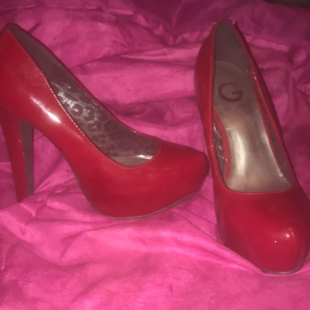 GUESS high heel
